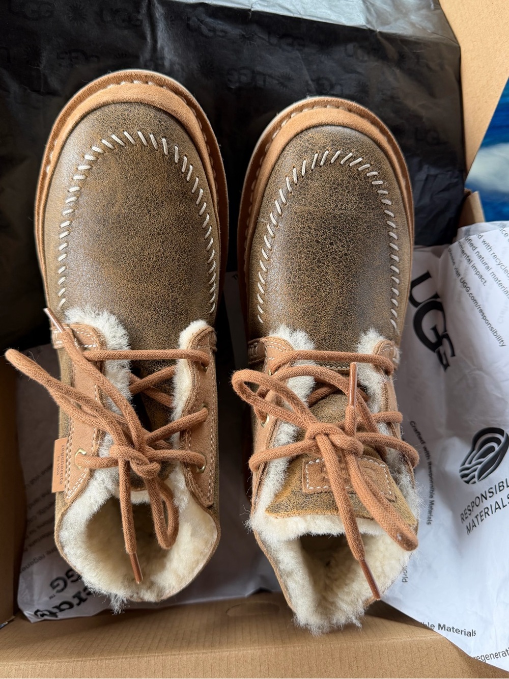 UGG Neumel Crafted Regenerate...
BUNDLE for Savings Sz 6/7 Fits US 8 LOWEST!